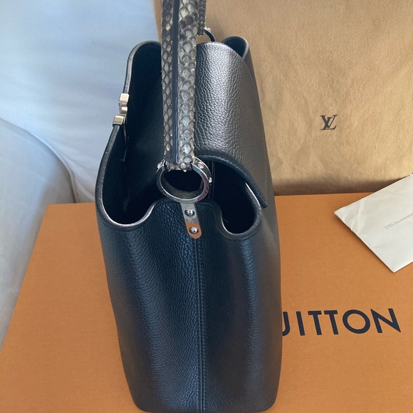 LV bag - Picture 7 of 16